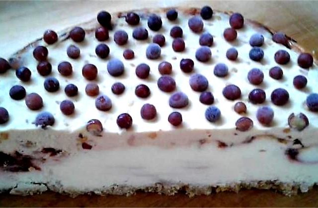 PB & J Cheesecake Cross Section