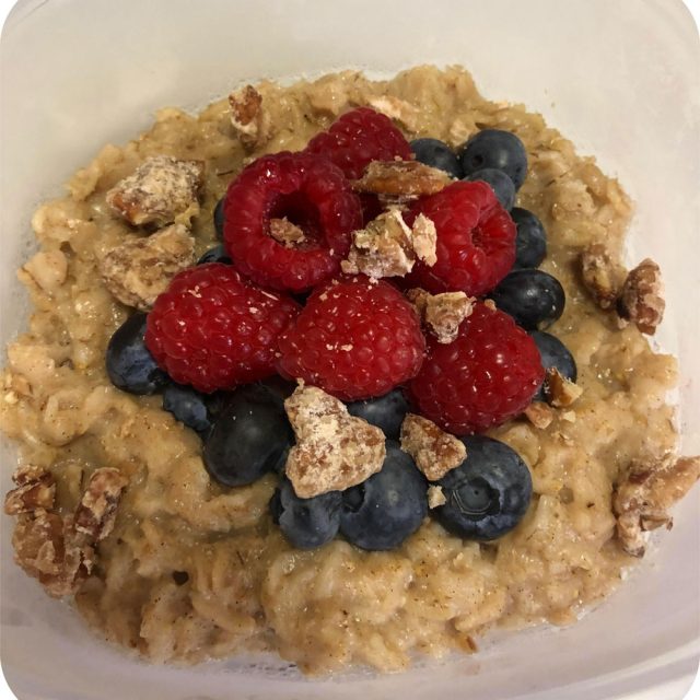Meal Prep Overnight Oats Granola & Berries