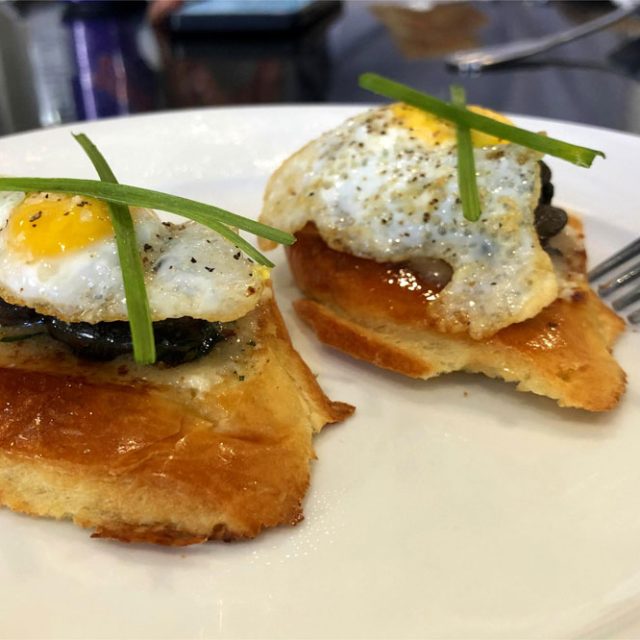 quail-egg-crostini-2